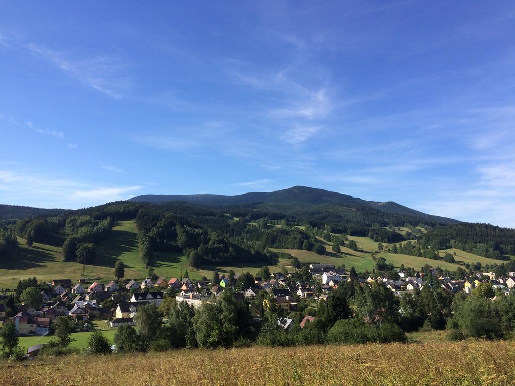 Apartmama Lipova Bagian luar foto